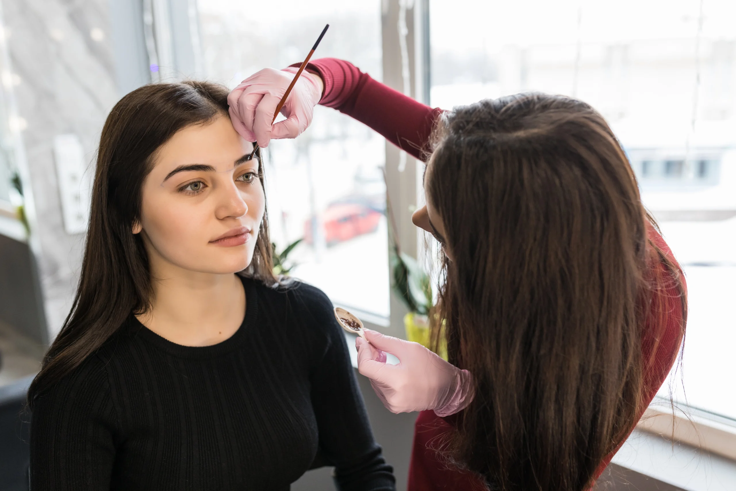 What is the Difference Between Eyebrow Transplant and Microblading?